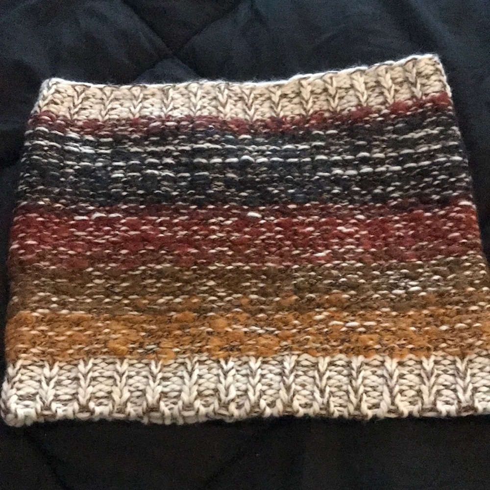 HP 🎉🎉 4 for $10 💗💗 knitted scarf